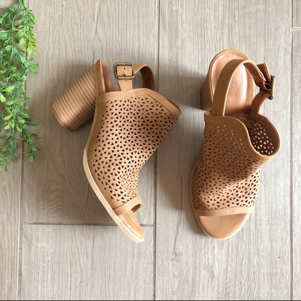 Universal Thread Sling Back Cut Out Ankle Booties